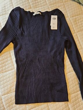 Abercrombie & Fitch Navy Ribbed Scoop-Neck Light Sweater